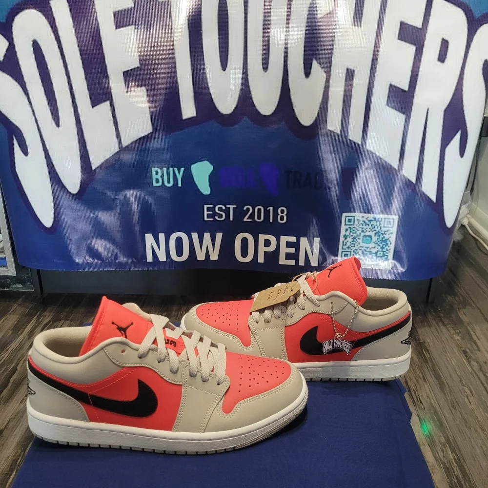 Jordan 1 Low Women - Picture 1 of 5